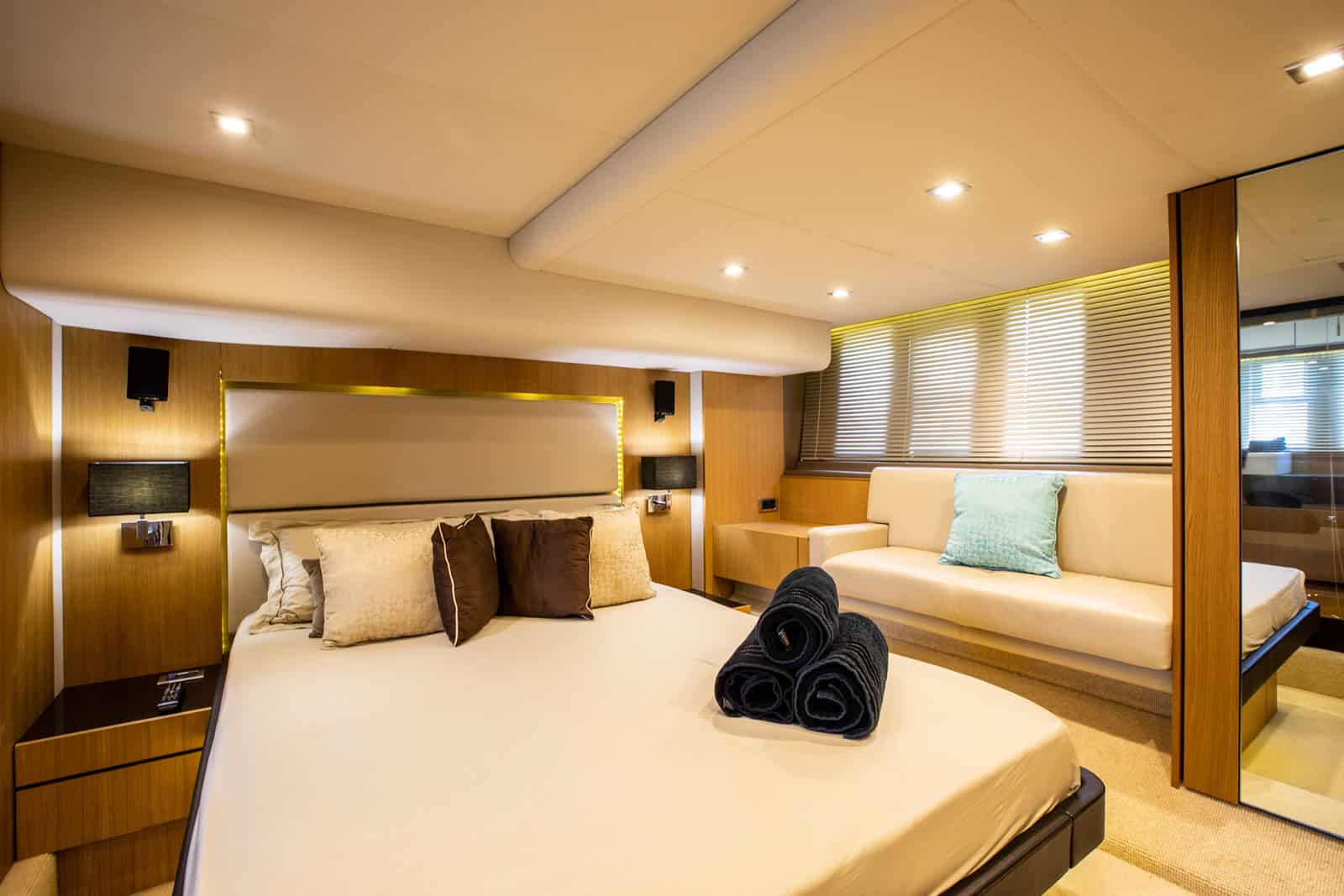 Fairline 63 FT Bedroom 1