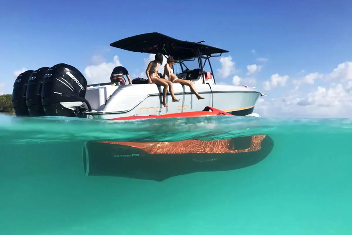 DONZI ZF 37ft specifications: - Center Console Boat - 3 x 300 hp Mercury - Fast, safe & comfortable +++ - Maximum 16 Guests - J&L audio marine system - Bluetooth music connection - WIFI connection - Fresh water shower