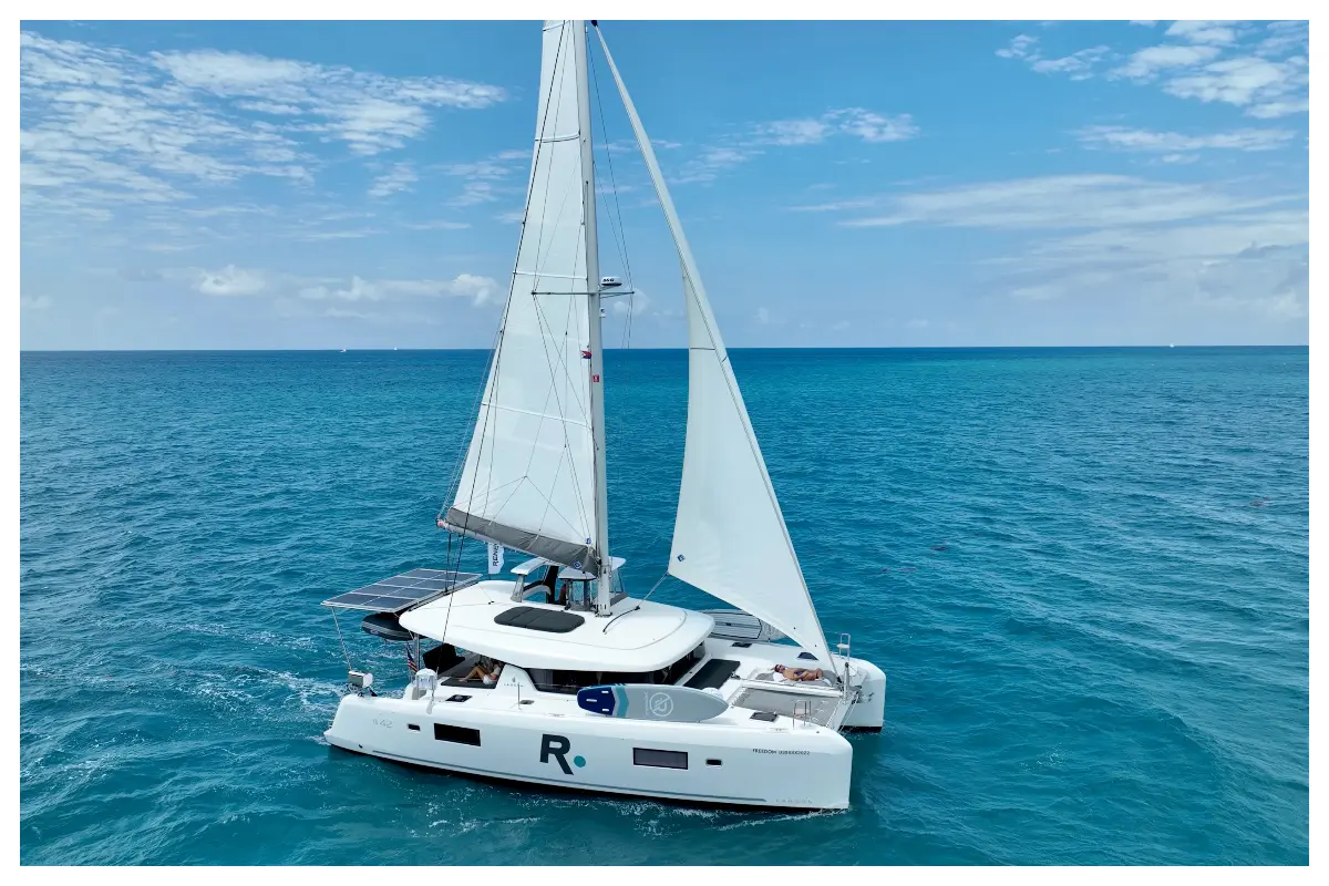 Luxury Sailing Catamaran Charter - Custom-made 2022 Lagoon 42FT