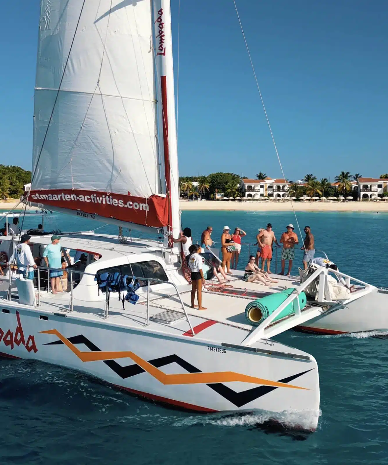 Lambada Boat, Clear Water, Stunning Island View